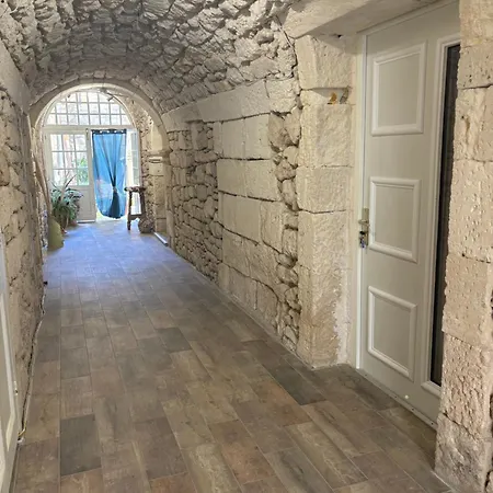 Апартаменты Studio Montfrin *